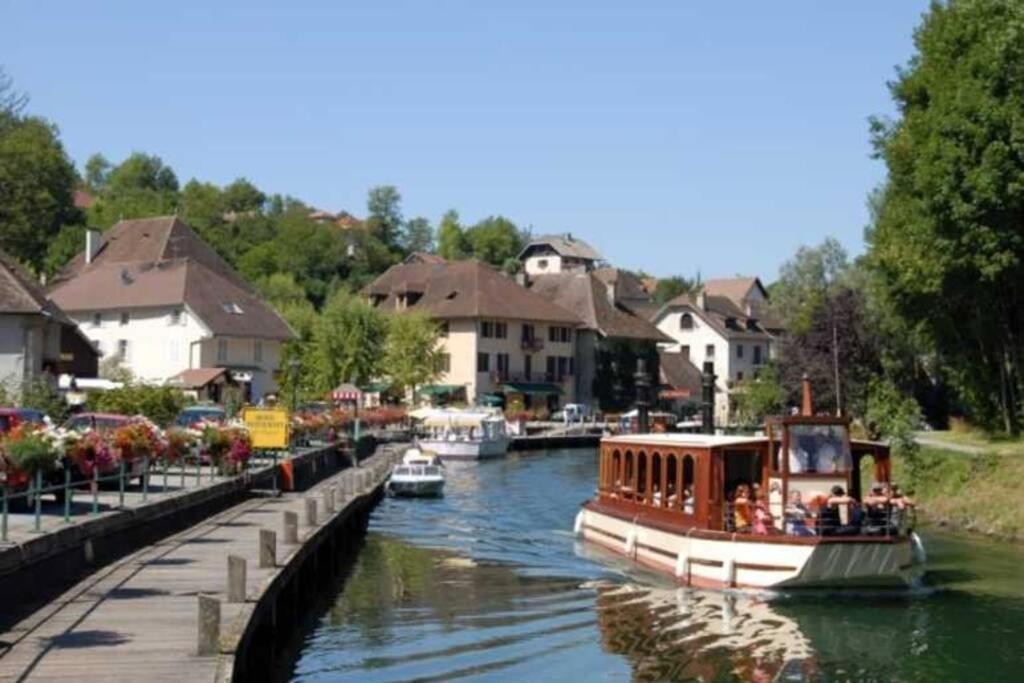 Le Portougais, Chalet A Chanaz, La Petite Venise Savoyarde Экстерьер фото