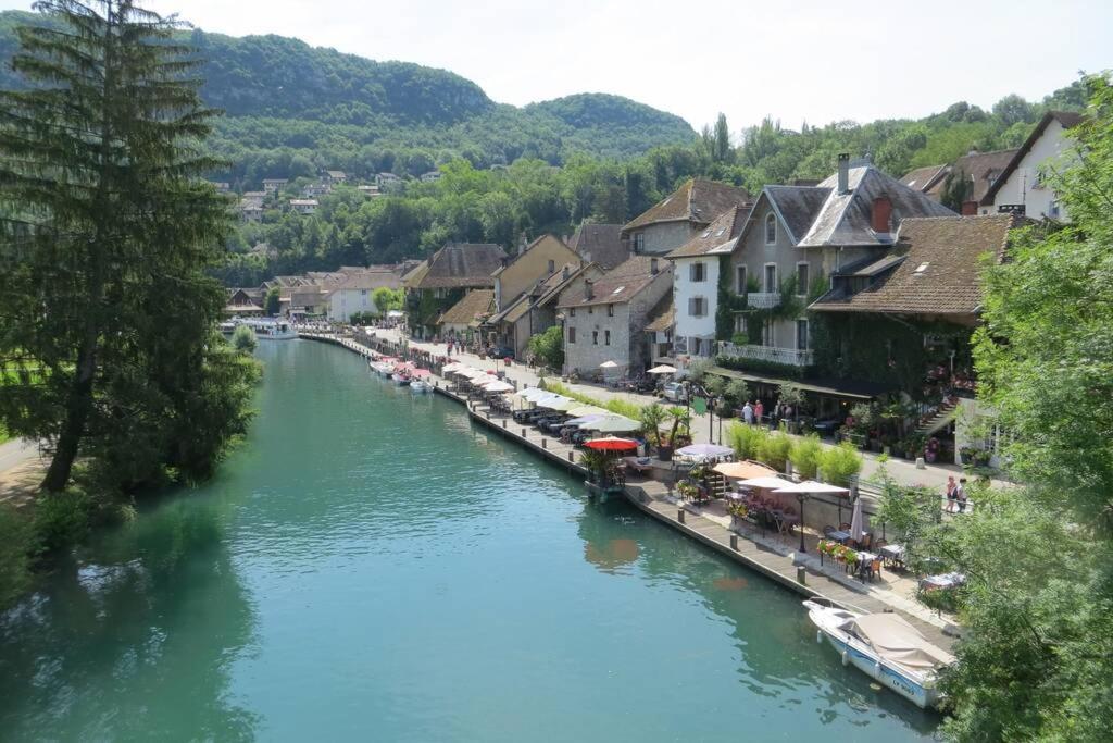 Le Portougais, Chalet A Chanaz, La Petite Venise Savoyarde Экстерьер фото