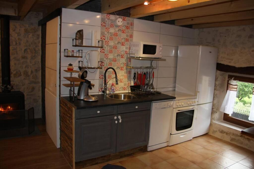 Le Portougais, Chalet A Chanaz, La Petite Venise Savoyarde Экстерьер фото