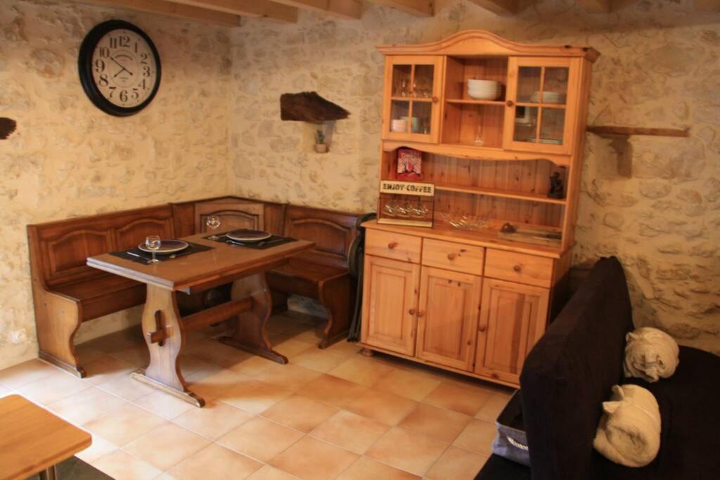 Le Portougais, Chalet A Chanaz, La Petite Venise Savoyarde Экстерьер фото